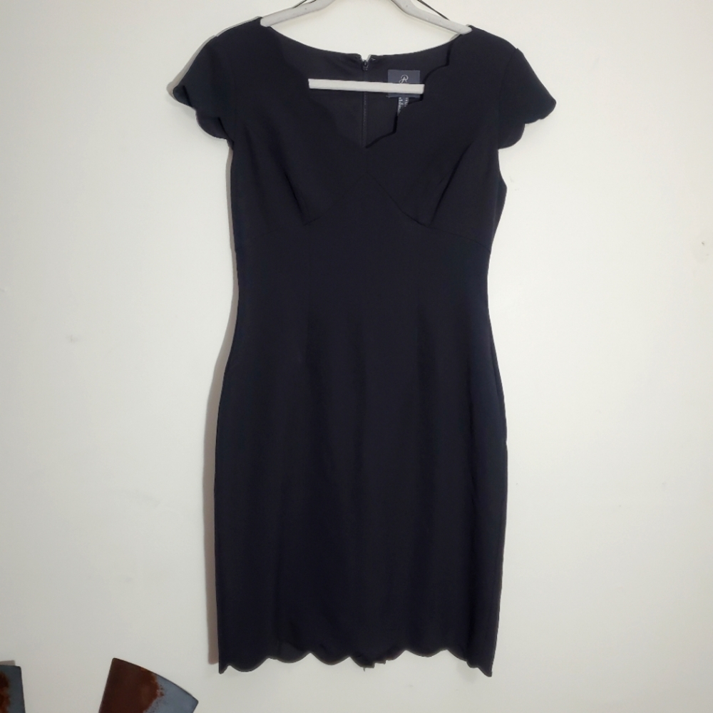 Adrianna Papell Scalloped Crepe Sheath‎ Dress Knee Length Size 6P Petite